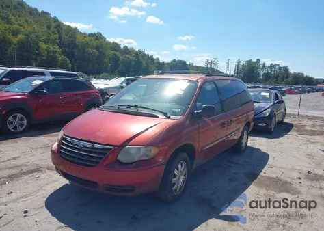 2005 Chrysler Town & Country Touring from USA, damaged, VIN 2C4GP54L65R530904